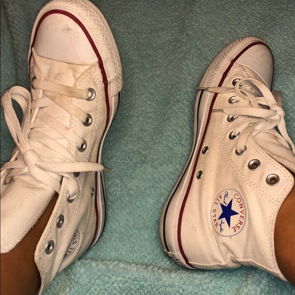 Women’s converse sneakers sporty and trendy